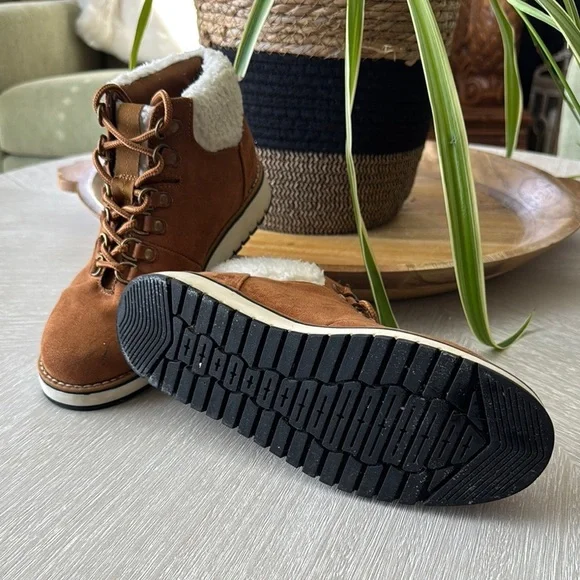 Sonoma Brown and White Lace Up Boots with Fluffy Lining - Picture 4 of 4